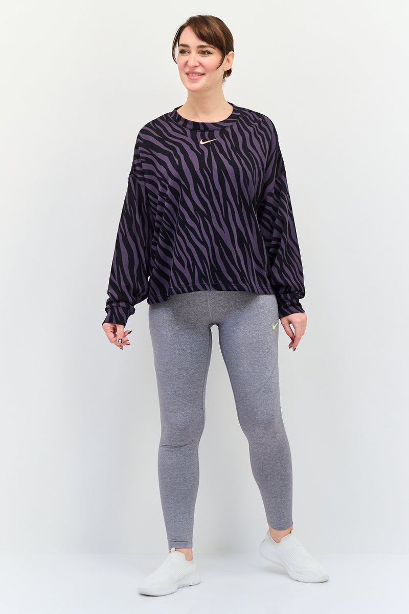 Nike تي شيرت نسائي بأكمام طويلة ومقاس كبير، متعدد الألوان - Image 4